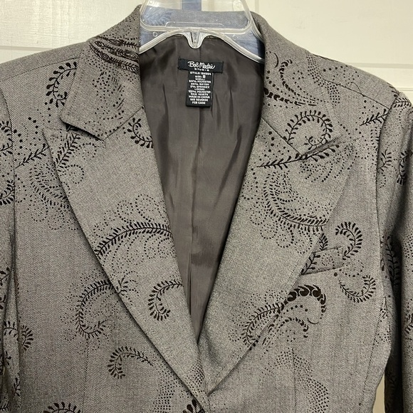 Women’s Bob Mackie Studio Gray w/ Black Velvet Floral 2 Button Blazer Size 8 - Picture 2 of 12